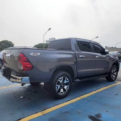 TOYOTA HILUX 2.8 SRX 4X4 CD 16V DIESEL 4P AUTOMÁTICO